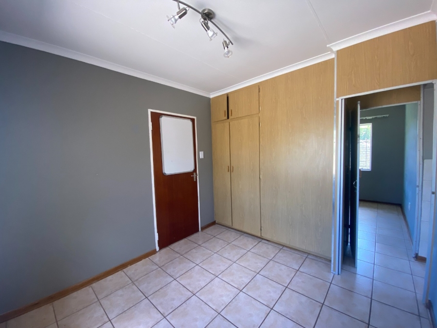 2 Bedroom Property for Sale in Roylglen Gardens Northern Cape
